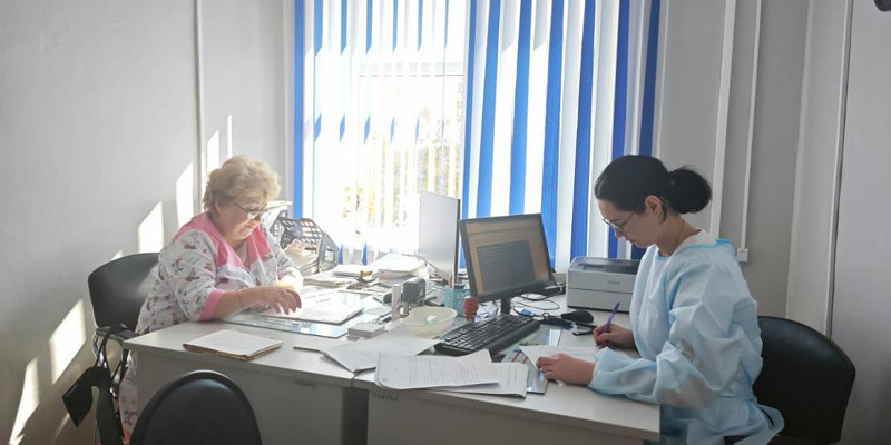 Фотография к новости Более 100 человек осмотрели выездная бригада врачей Приморского краевого онкологического диспансера в Лазовском районе: выявлено 10 подозрений на онкологические заболевания